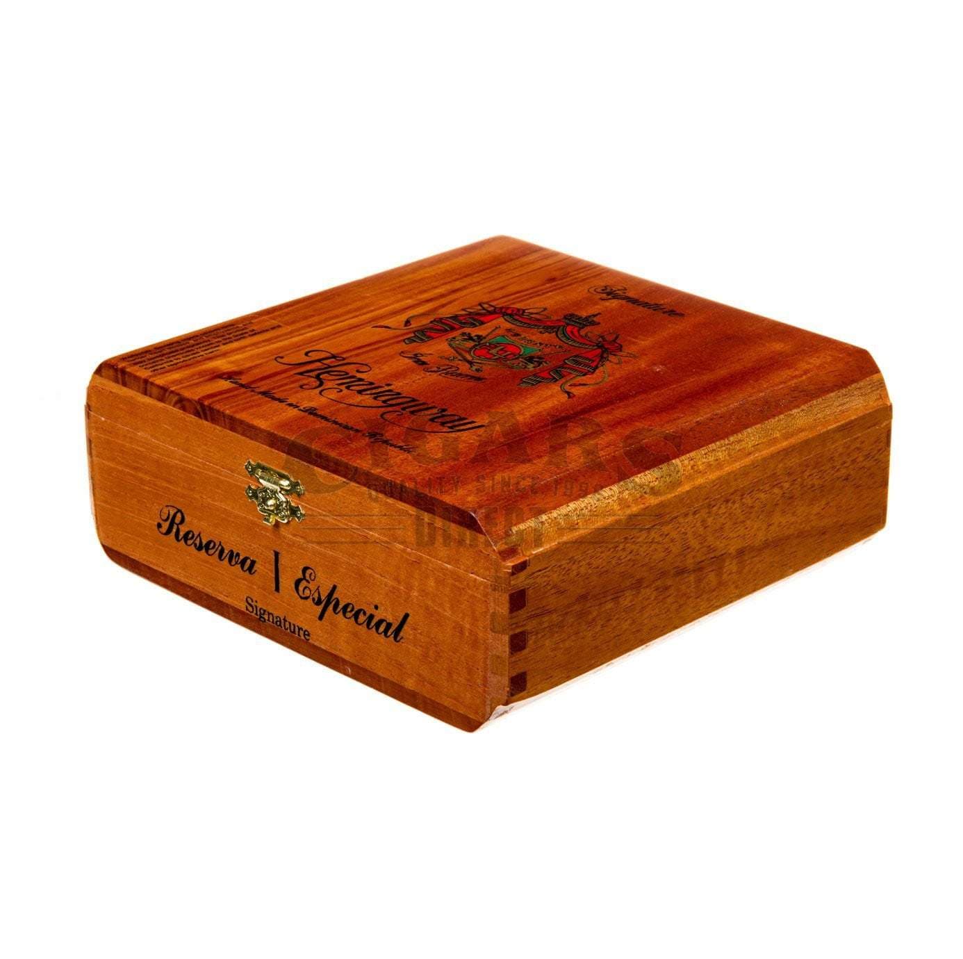 Buy Arturo Fuente Hemingway Signature Cigars Online &amp; Save