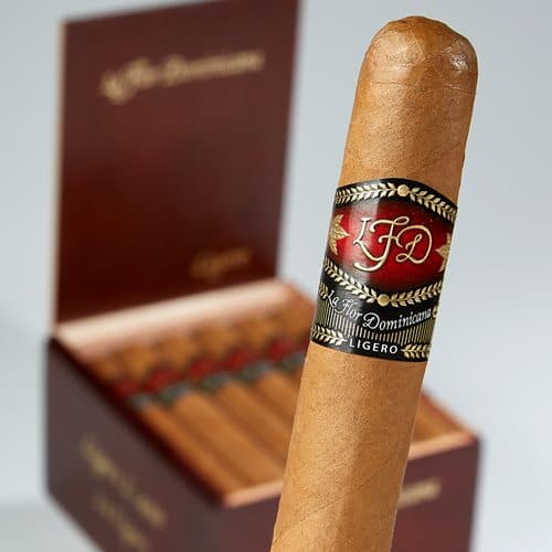 La Flor Dominicana Ligero