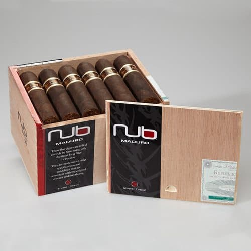 Nub Maduro by Oliva