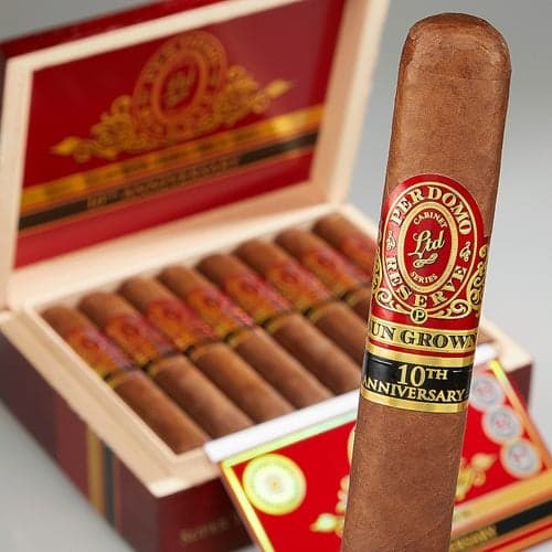 Perdomo Reserve 10th Anniversary Box-Pressed Sun-Grown