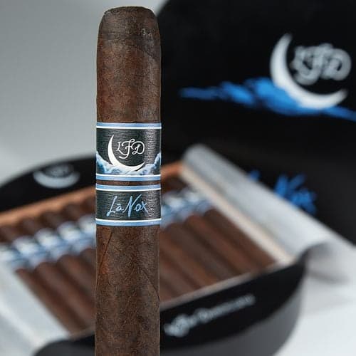 La Flor Dominicana La Nox
