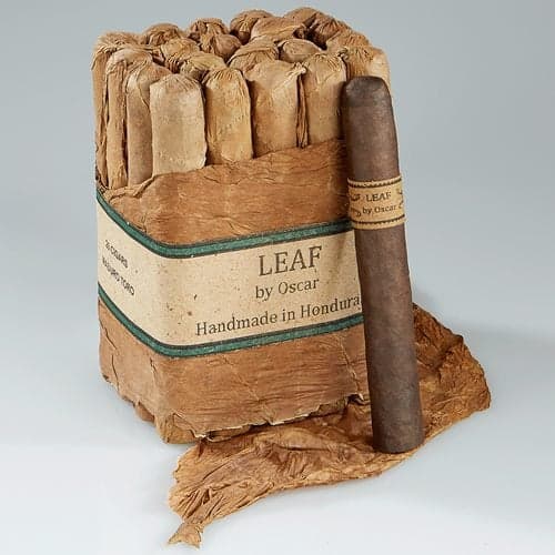 Leaf by Oscar Maduro